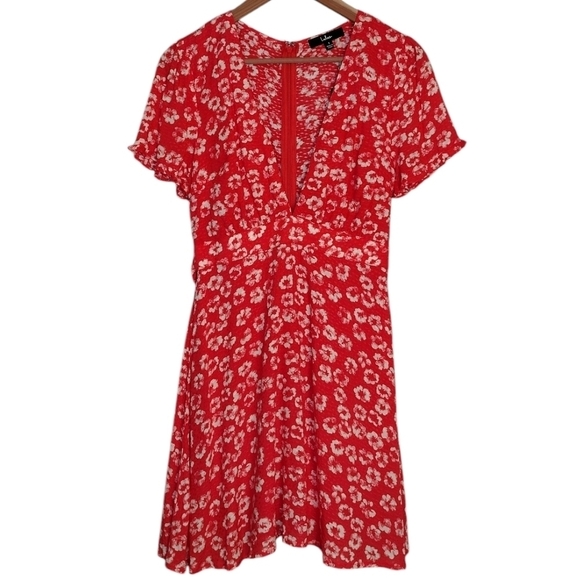 Lulus Dresses & Skirts - NWT Lulus Garden Explorer Red Floral Print Textured Deep V Neck Midi Dress Sz S